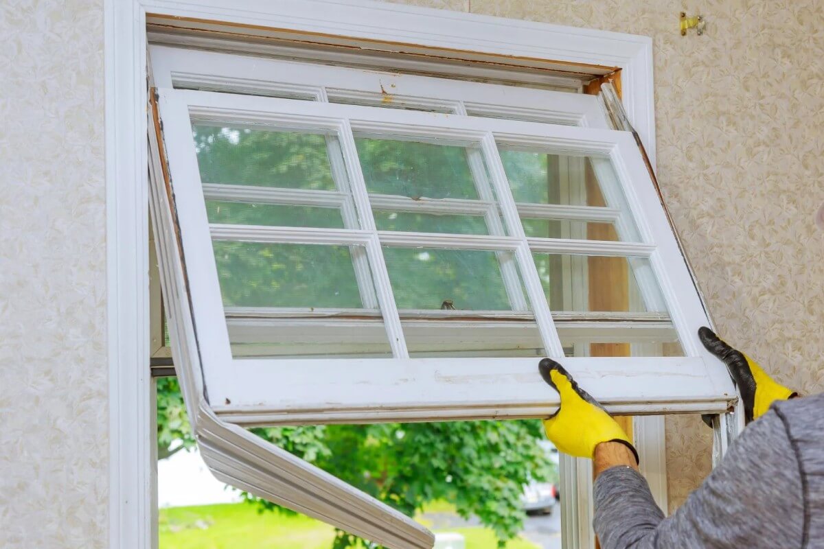 Best Time to Buy Replacement Windows